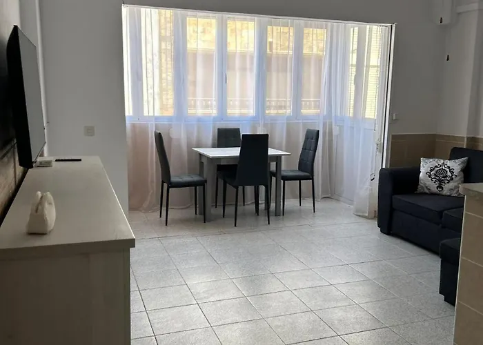 красивая в самом центре торревьехи Lägenhet